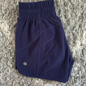 Lululemon Size 4 Trackers Navy
